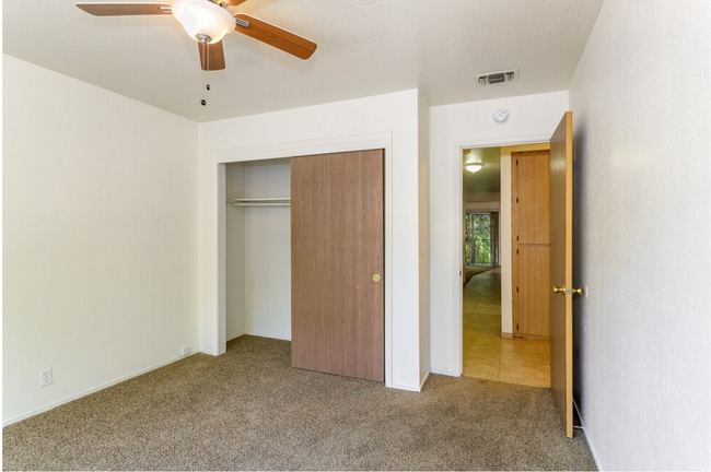Photo - Redwood Glen Apartments