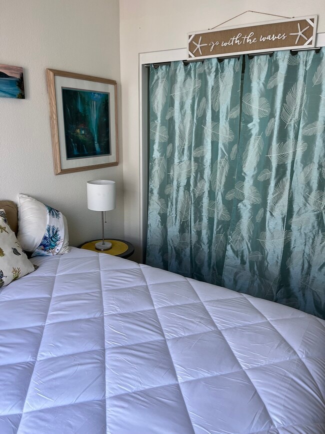 Photo - 21851 Newland St