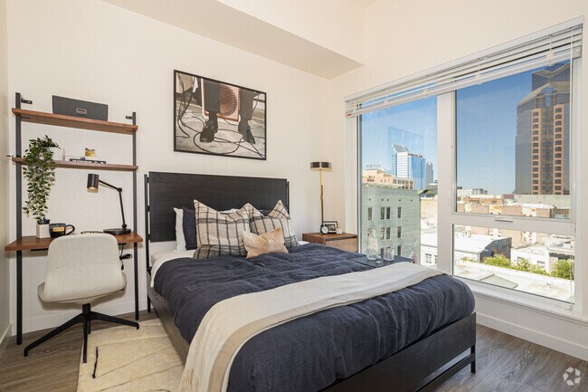 1BR, 1BA - 692SF