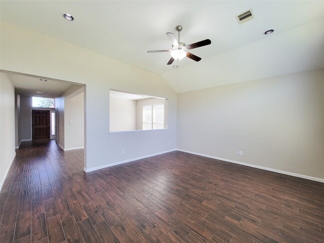 Photo - 3007 Meadow Prairie St