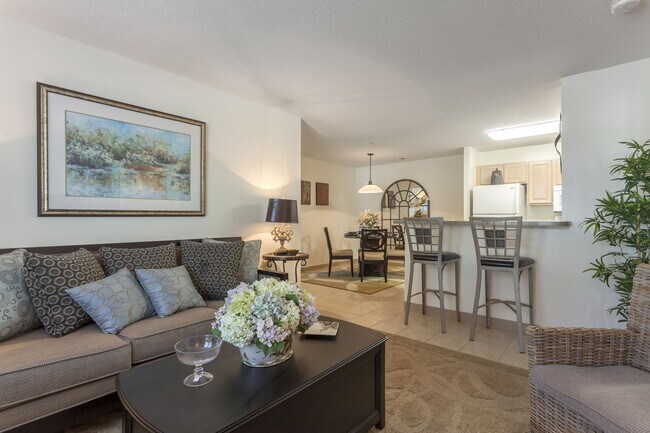 Planos de planta abiertos excelentes para recibir visitas de amigos y familiares - Quail Run