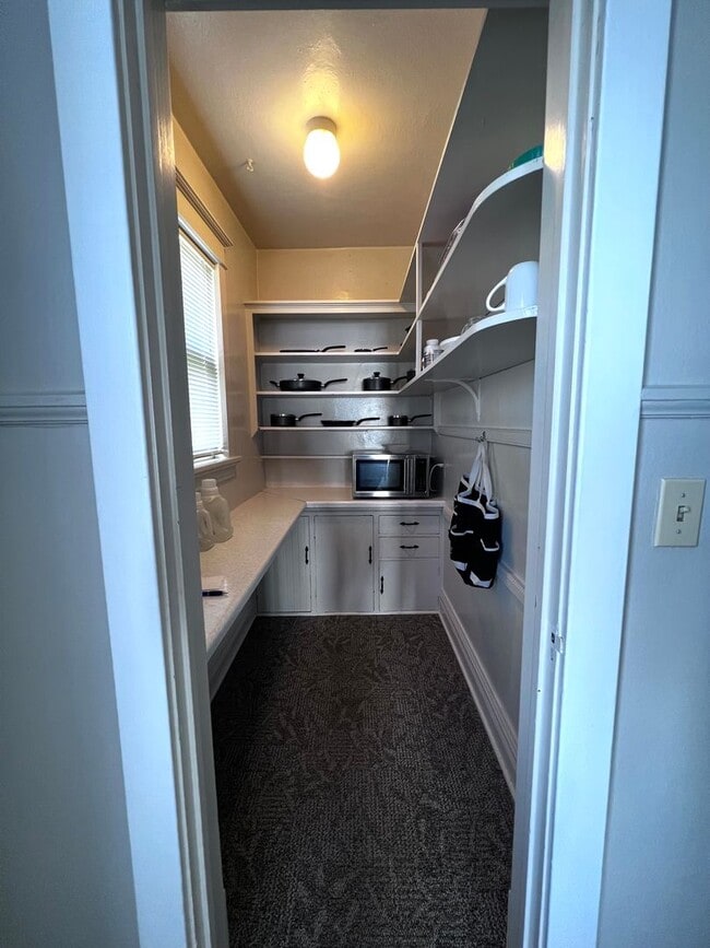 Photo - 17 E 6th St Unit 2 - Upper