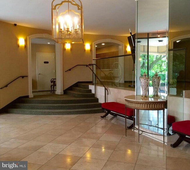 Building Photo - 8350 Greensboro Dr Unit 1012