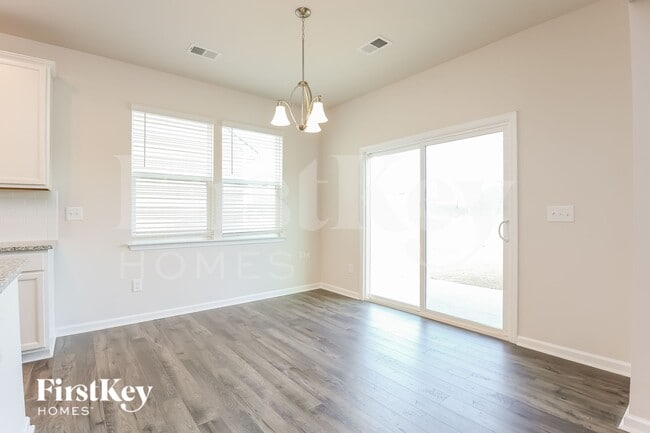 Photo - 608 Goldburn Wy