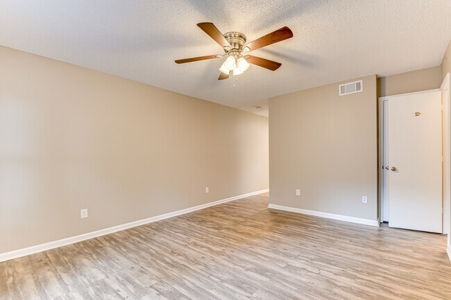 Photo - 133 Chalet North CT Unit 133