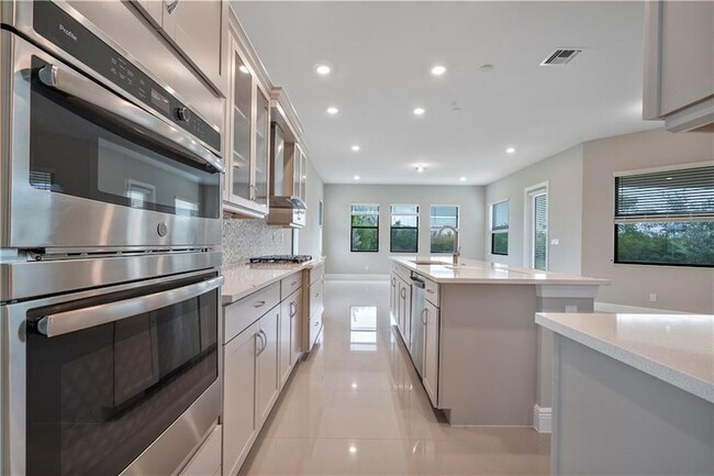 12135 E Baypoint Cir