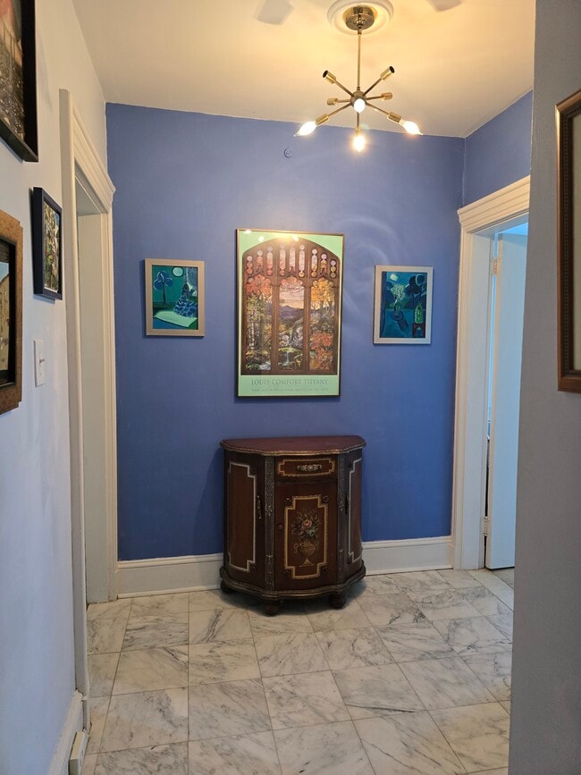 15 - 443 Green Ln Unidad Apt A