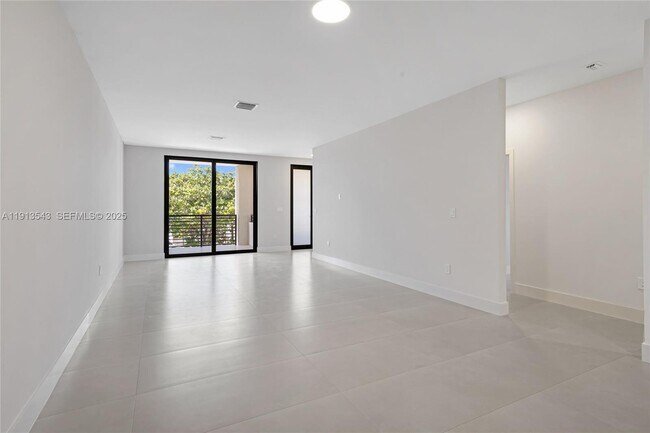 Photo - 4313 E 8th Ct Unidad B