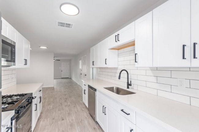 Photo - 3011 Pine Tree Dr