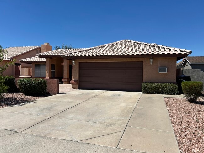 Photo - 1924 E Sharon Dr
