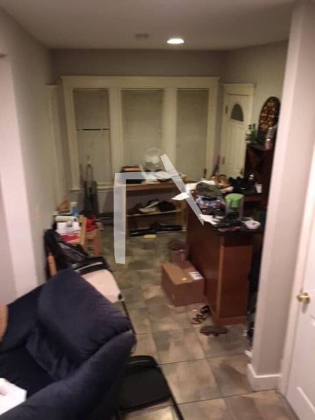 Photo - 6 Bed 3 Bath NEW ON THE MARKET 9/1/26 Move-In