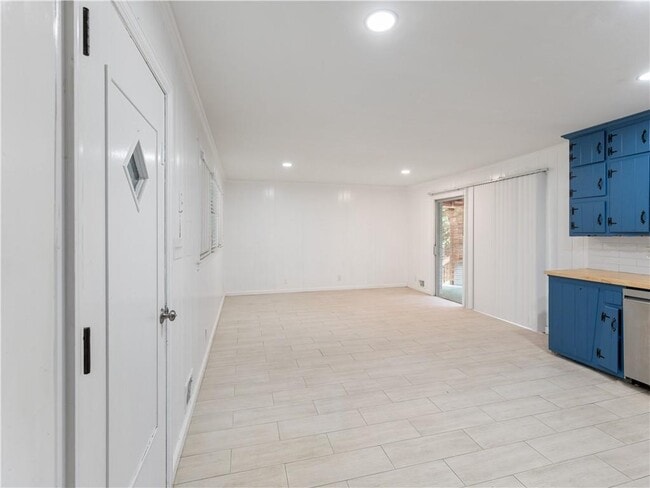 Photo - 1685 Dunwoody Pl NE