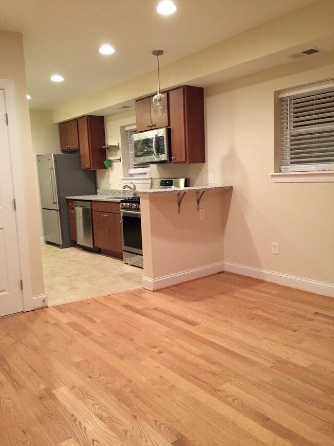 Photo - Naylor Rd Apts