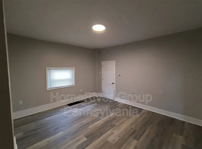 Photo - 935 Manton Wy