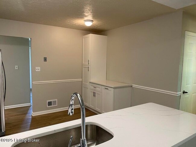 Photo - 3010 Arjay Ln