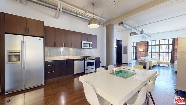 Photo - 1645 Vine St Unit 905