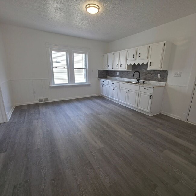 Photo - 6514 Gertrude Ave Unidad Down