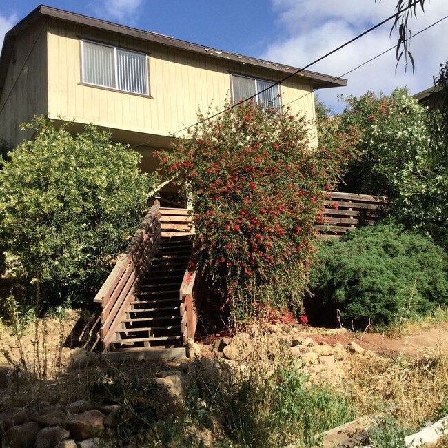 Building Photo - Serene Living In A 2 Bed/2 Bath Home with ...