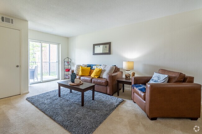 2BD, 2BA - 1,000SF
