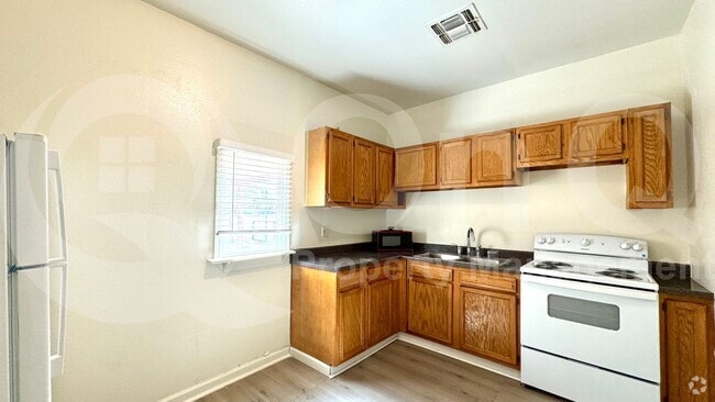Building Photo - 149 E Butte Ave Rental