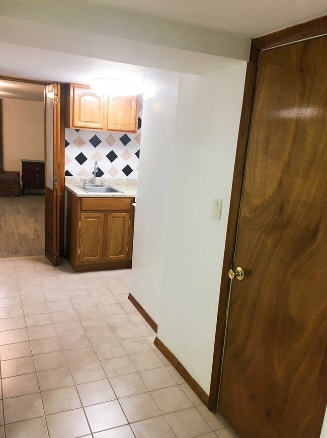 427 E 3rd St Unit Garden