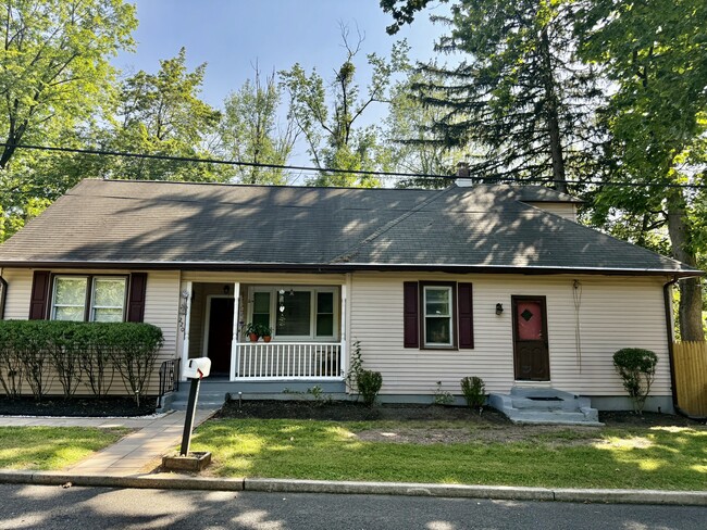 Building Photo - 220 Johnson Ave Rental