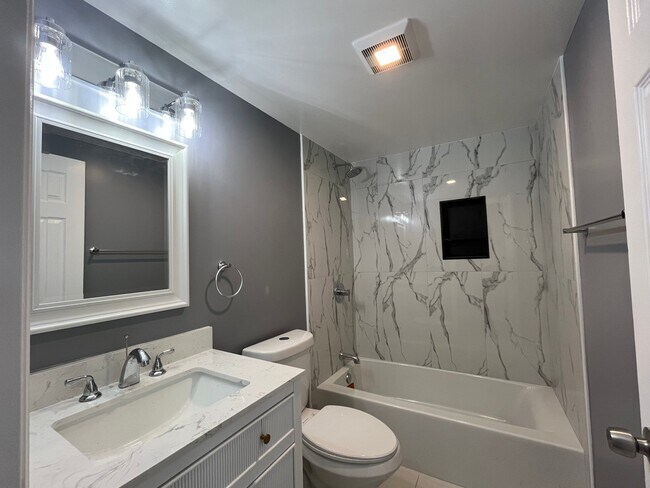 Photo - 683 State St