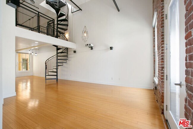 Photo - 253 S Broadway Unit 507