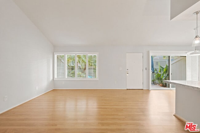 Photo - 13322 Maxella Ave Unidad 7