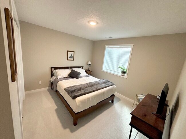 Photo - 4218 NW Linwood Dr