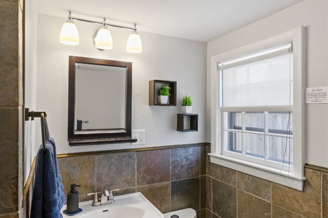 Photo - 173 Captain Chase Rd Unidad B