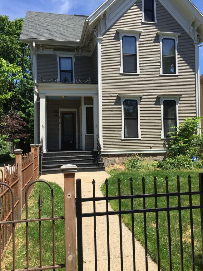 Photo - 722 W Kalamazoo Ave House