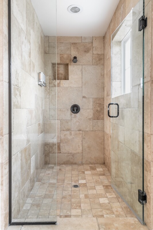 Photo - 215 Alexander Ct