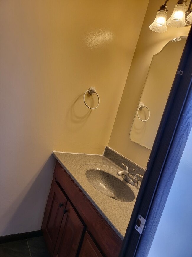 Photo - 1200 E 16th St