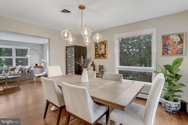 Photo - 3710 Lorcom Ln