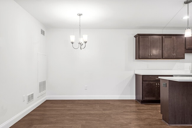 Photo - Saw Mill Square Apartments