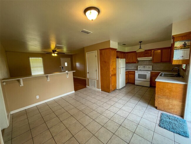 Photo - 401 Anderson Rd