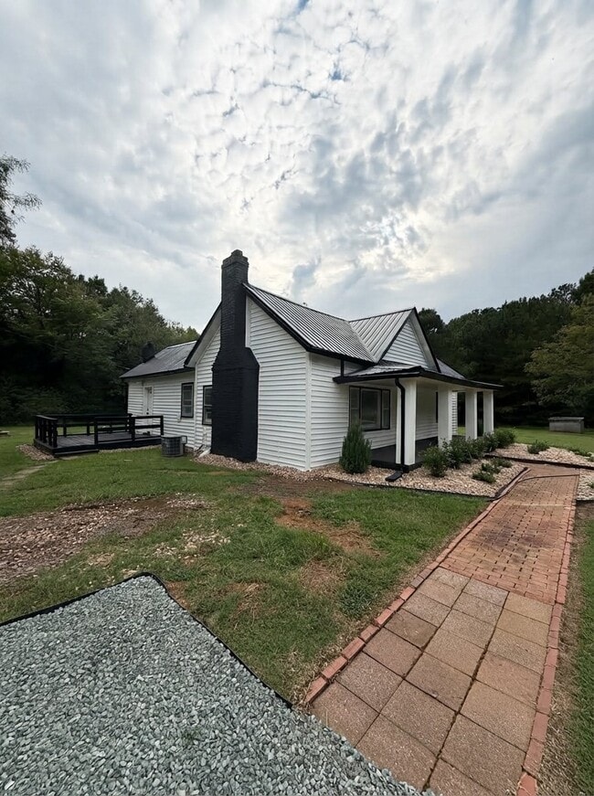 393 Russell Chapel Church Rd