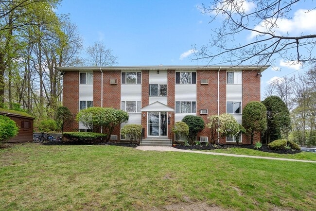 Building Photo - 61 Fairmount St Unit 14