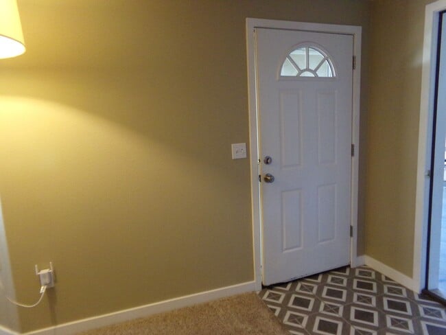 Photo - Three Bedroom on quiet cul-de-sac!