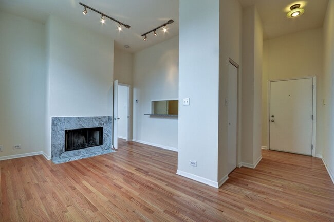 Photo - 3257 N Sheffield Ave Unit 306