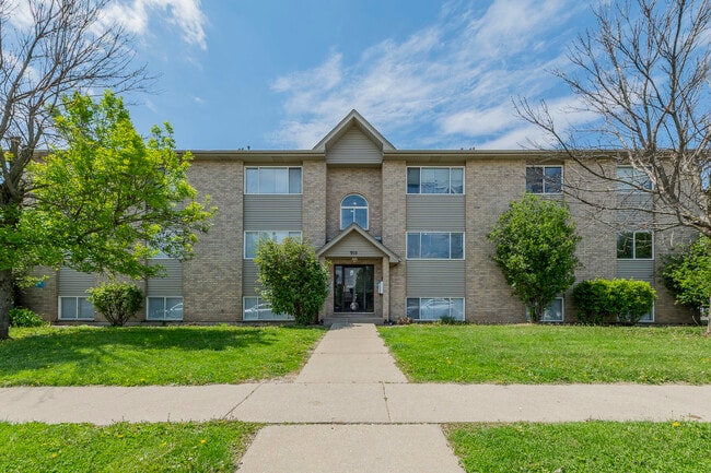 Building Photo - 915 Spiros Ct Unit 206