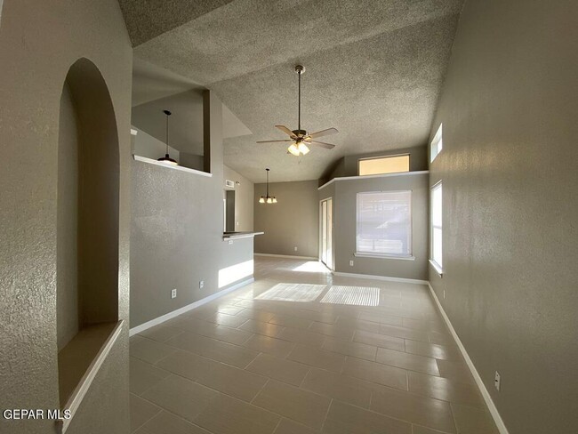 Photo - 2914 Royal Knoll Dr