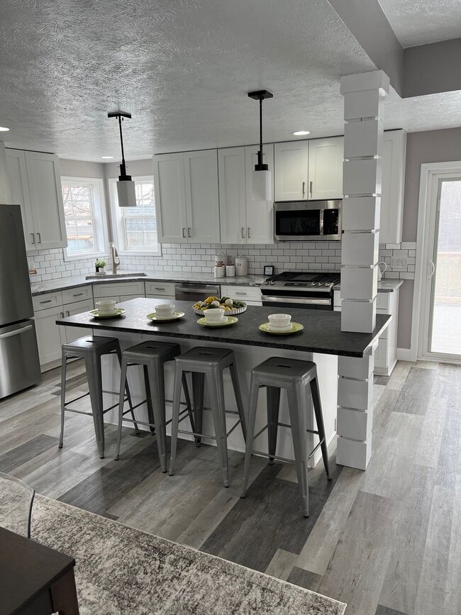 Photo - Gorgeous 4 bed, 2.5 bath stunner in Lakewood!