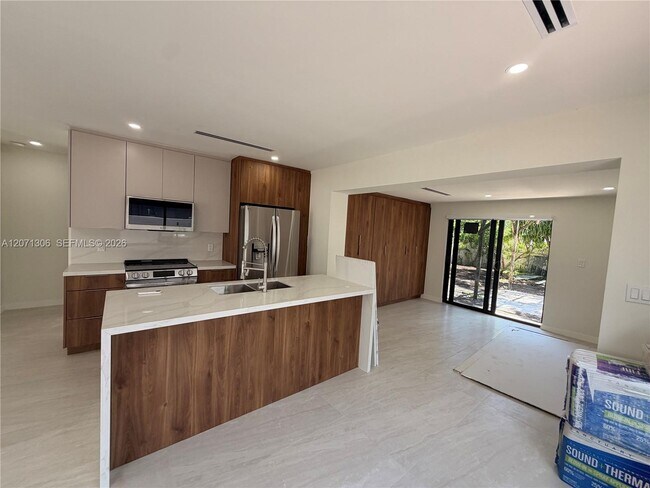 Photo - 3680 NW 16th St
