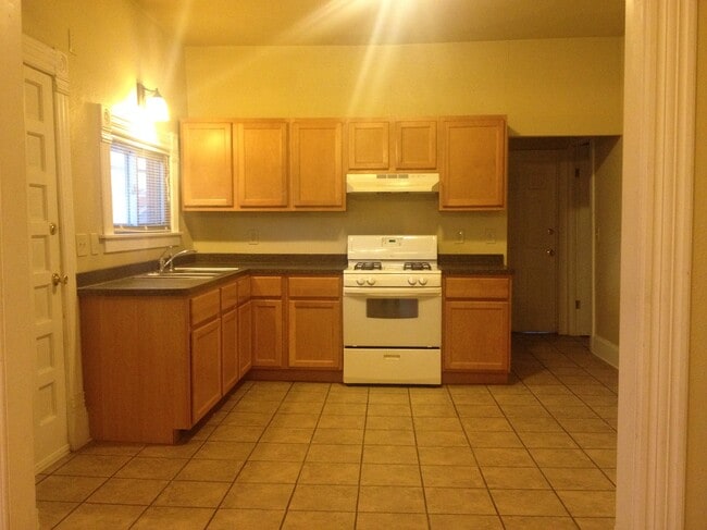 Photo - 2235 S Robinson Ave Unit LOWER