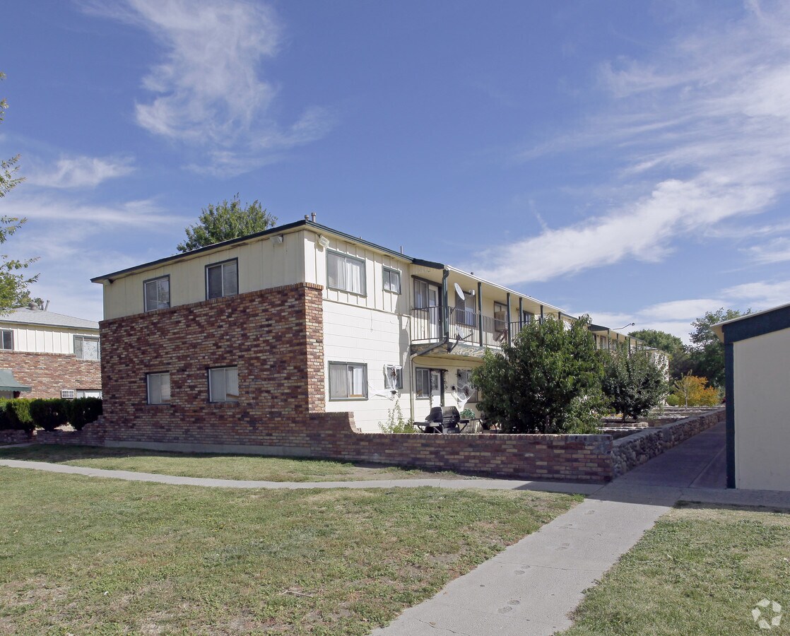 Sierra Meadows Apartments - Sierra Meadows Apartments