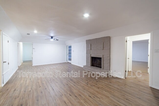 Photo - 309 Royal Dr