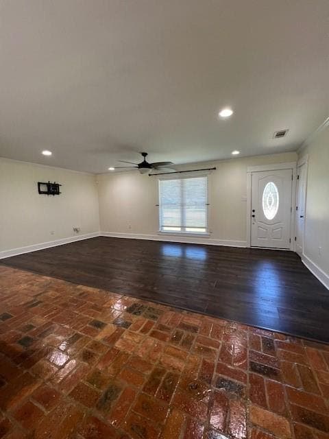 Photo - 215 Tavares Dr