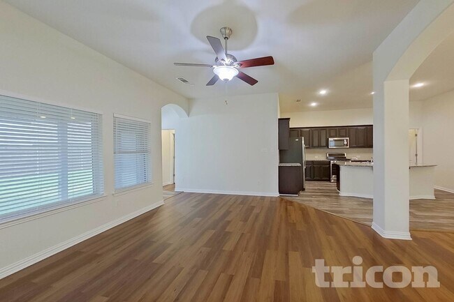 Photo - 1304 Meridian Dr